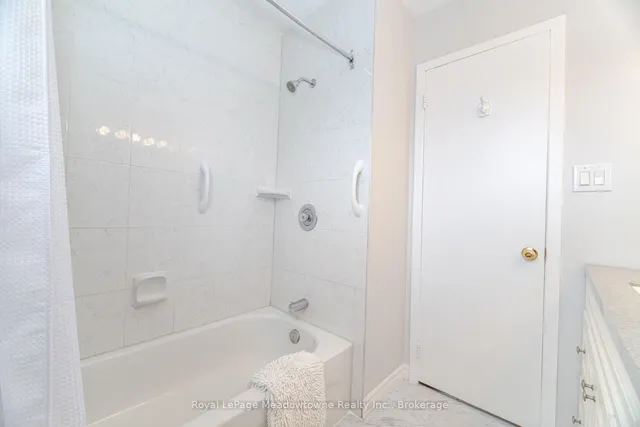 Additional property image - 204 Bousfield Cres