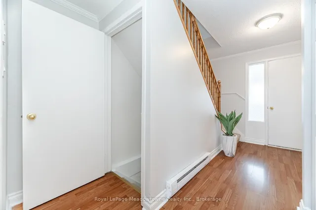 Additional property image - 204 Bousfield Cres