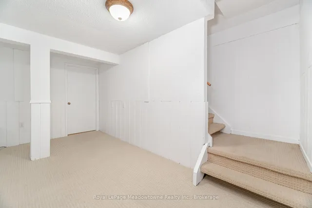Additional property image - 204 Bousfield Cres
