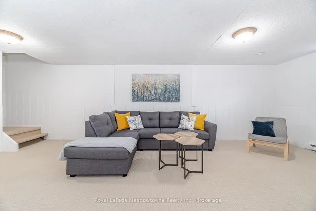 Additional property image - 204 Bousfield Cres