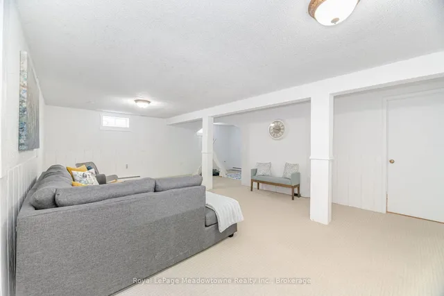 Additional property image - 204 Bousfield Cres