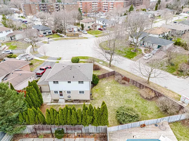 Additional property image - 204 Bousfield Cres