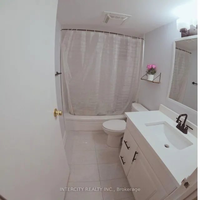 Additional property image - 3695 Kaneff Cres Unit 509