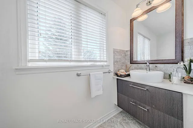Additional property image - 2 Summertime Crt