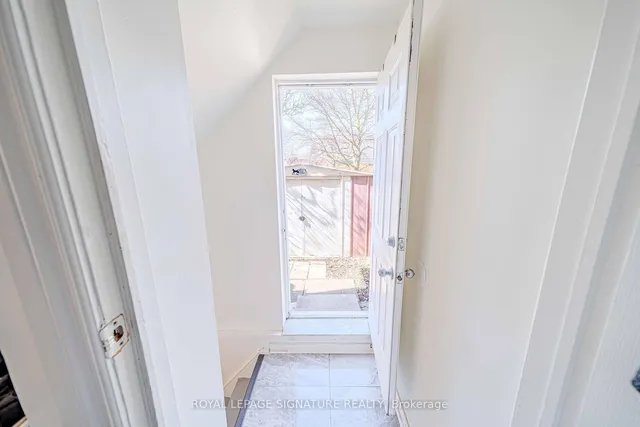 Additional property image - 2 Summertime Crt