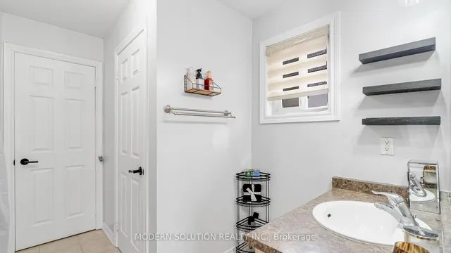 Additional property image - 31 Silver Willow Tr