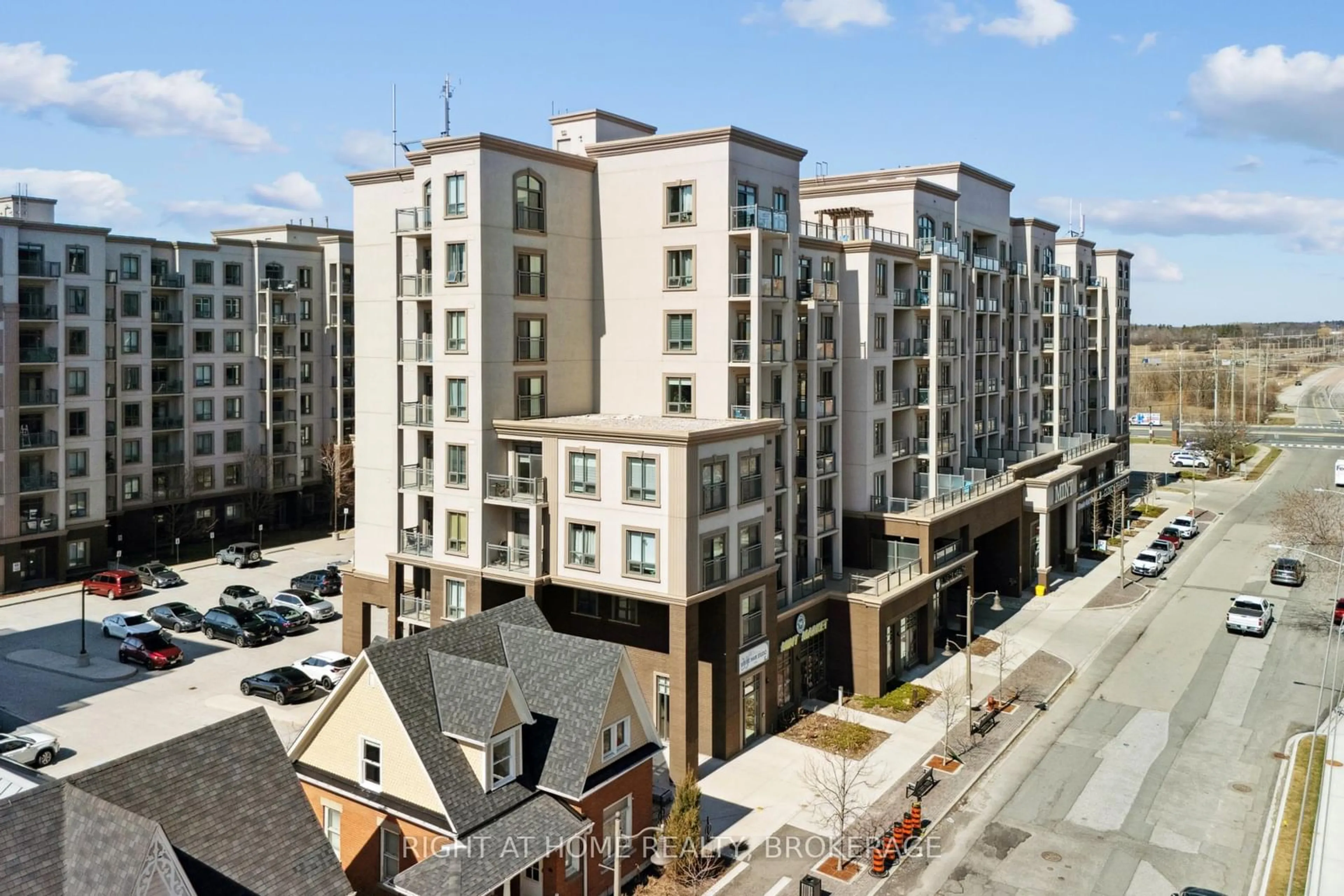 A pic from outside/outdoor area/front of a property/back of a property/a pic from drone, city buildings view from balcony for 2486 Old Bronte Rd #815, Oakville Ontario L6M 4J2