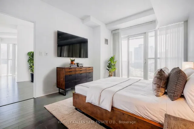 Additional property image - 60 Absolute Ave Unit 602