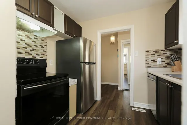 Additional image 17 of 23 Town House Cres