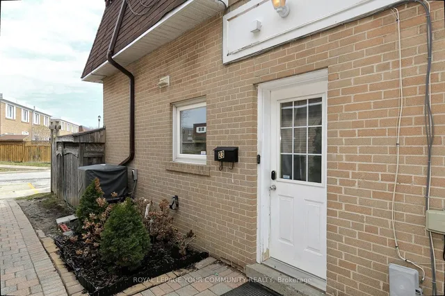 Additional image 25 of 23 Town House Cres