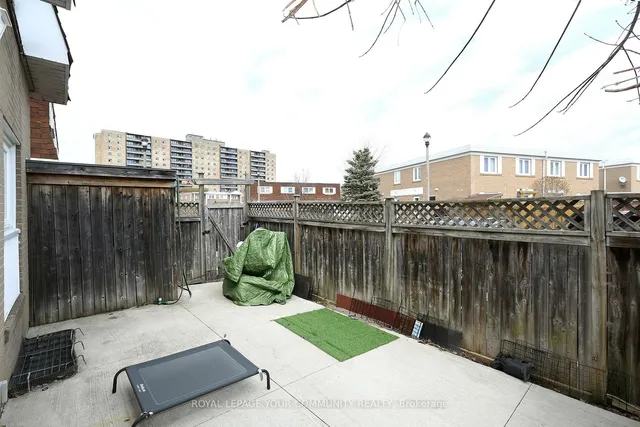 Additional image 3 of 23 Town House Cres