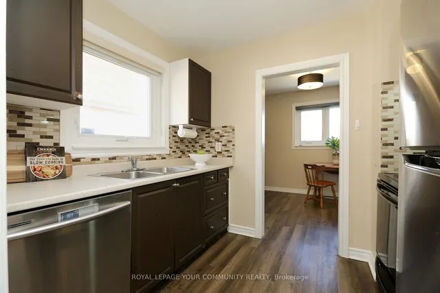 Additional image 19 of 23 Town House Cres
