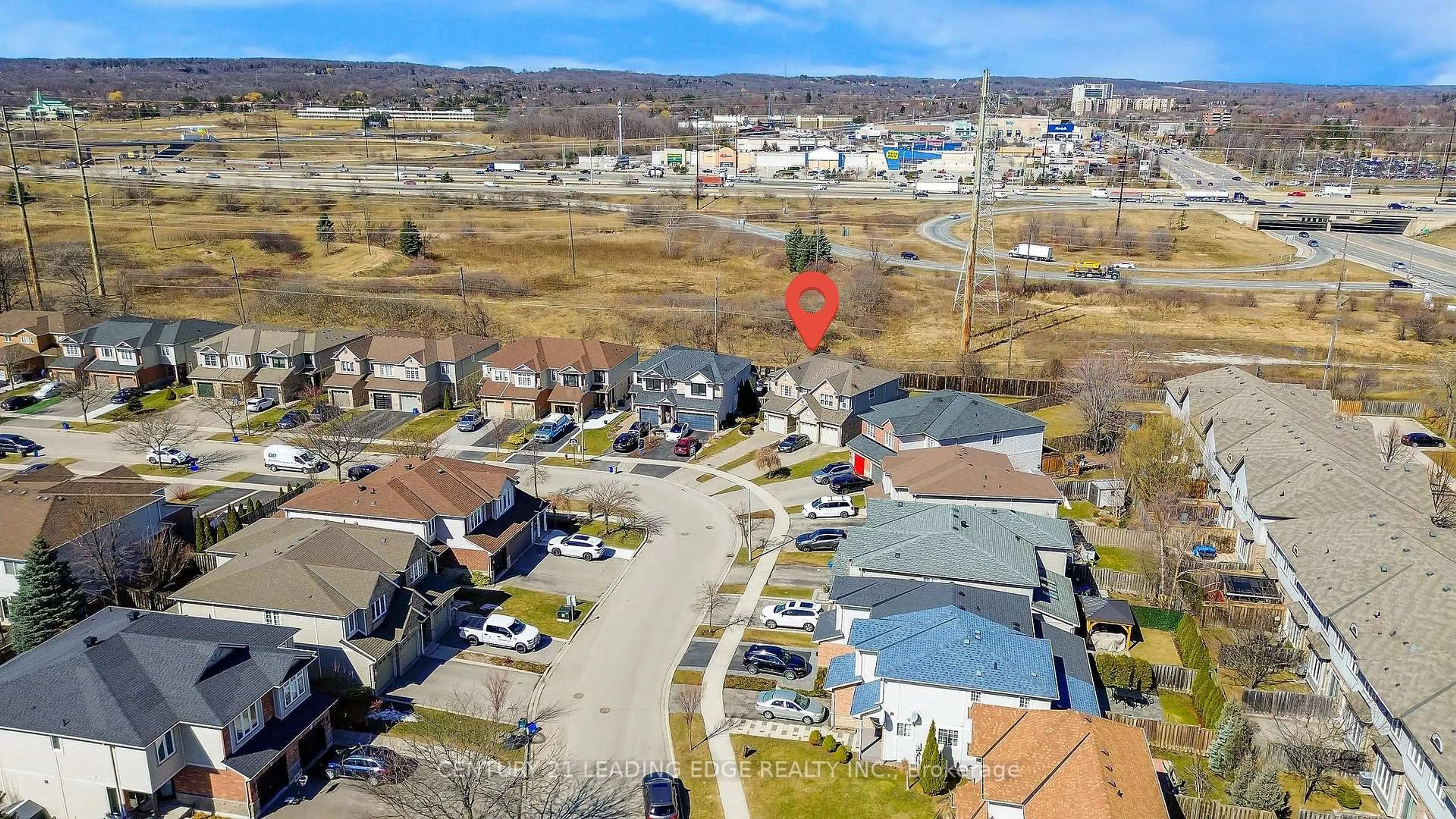 A pic from outside/outdoor area/front of a property/back of a property/a pic from drone, street for 1417 Treeland St, Burlington Ontario L7R 4S1