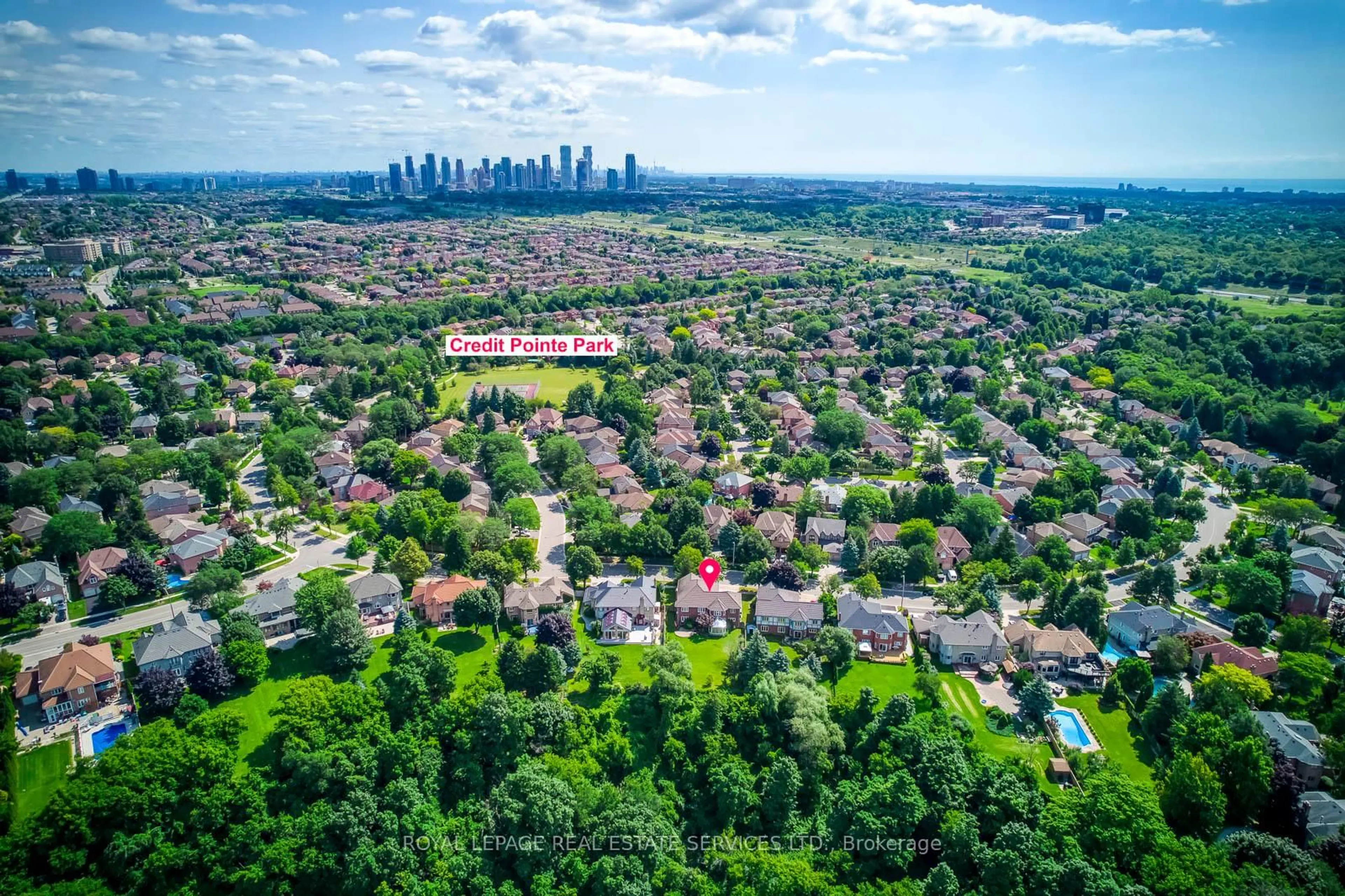 A pic from outside/outdoor area/front of a property/back of a property/a pic from drone, city buildings view from balcony for 4538 Credit Pointe Dr, Mississauga Ontario L5M 3L9
