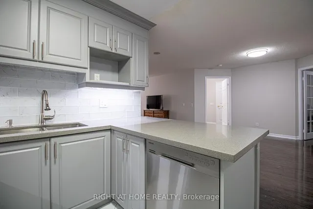 Additional property image - 25 Kingsbridge Garden Circ Unit 320