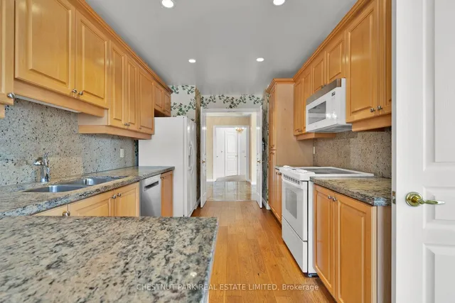 Additional property image - 2662 Bloor St Unit 312