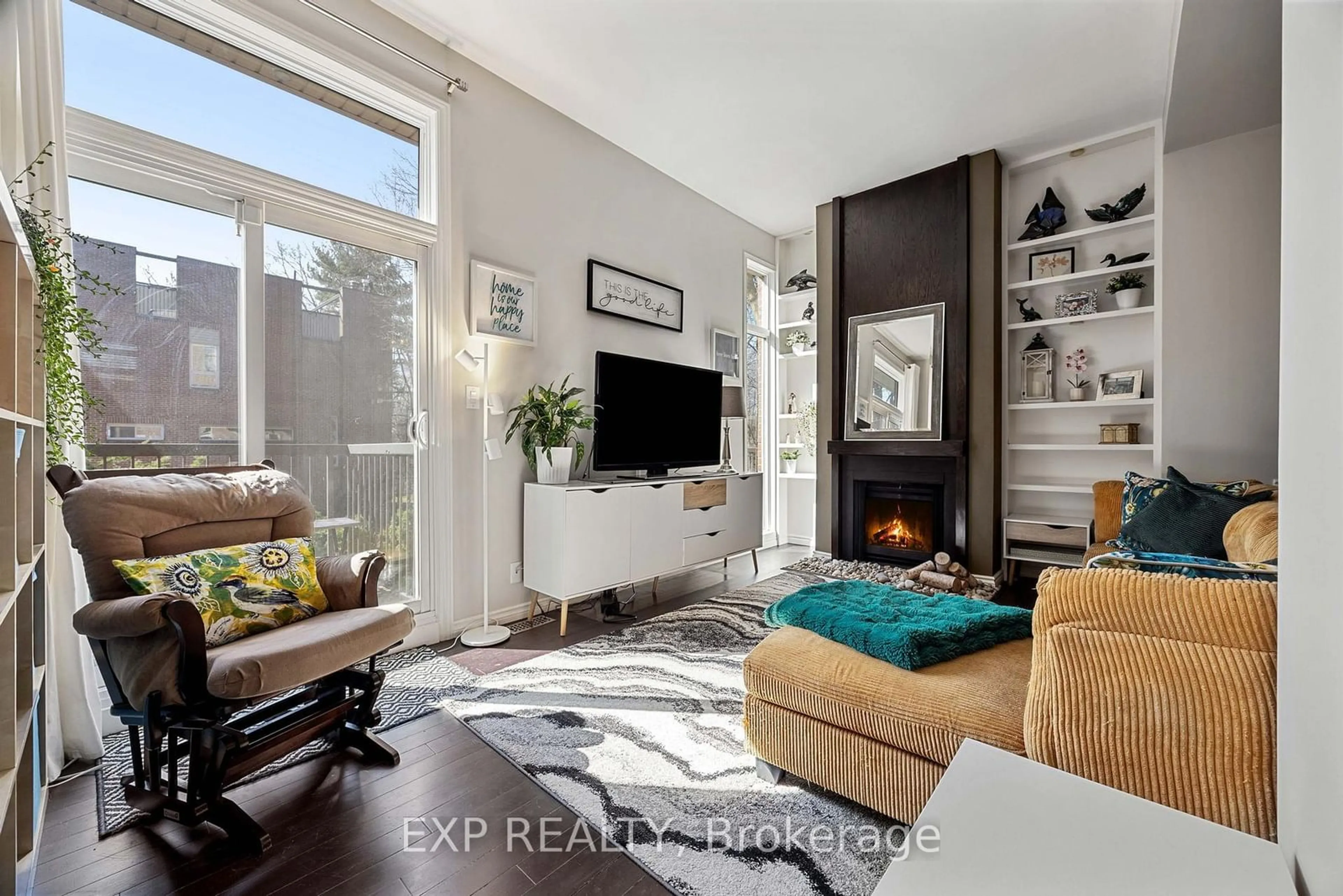 Living room with furniture, unknown for 1250 Marlborough Crt #28, Oakville Ontario L6H 2W7