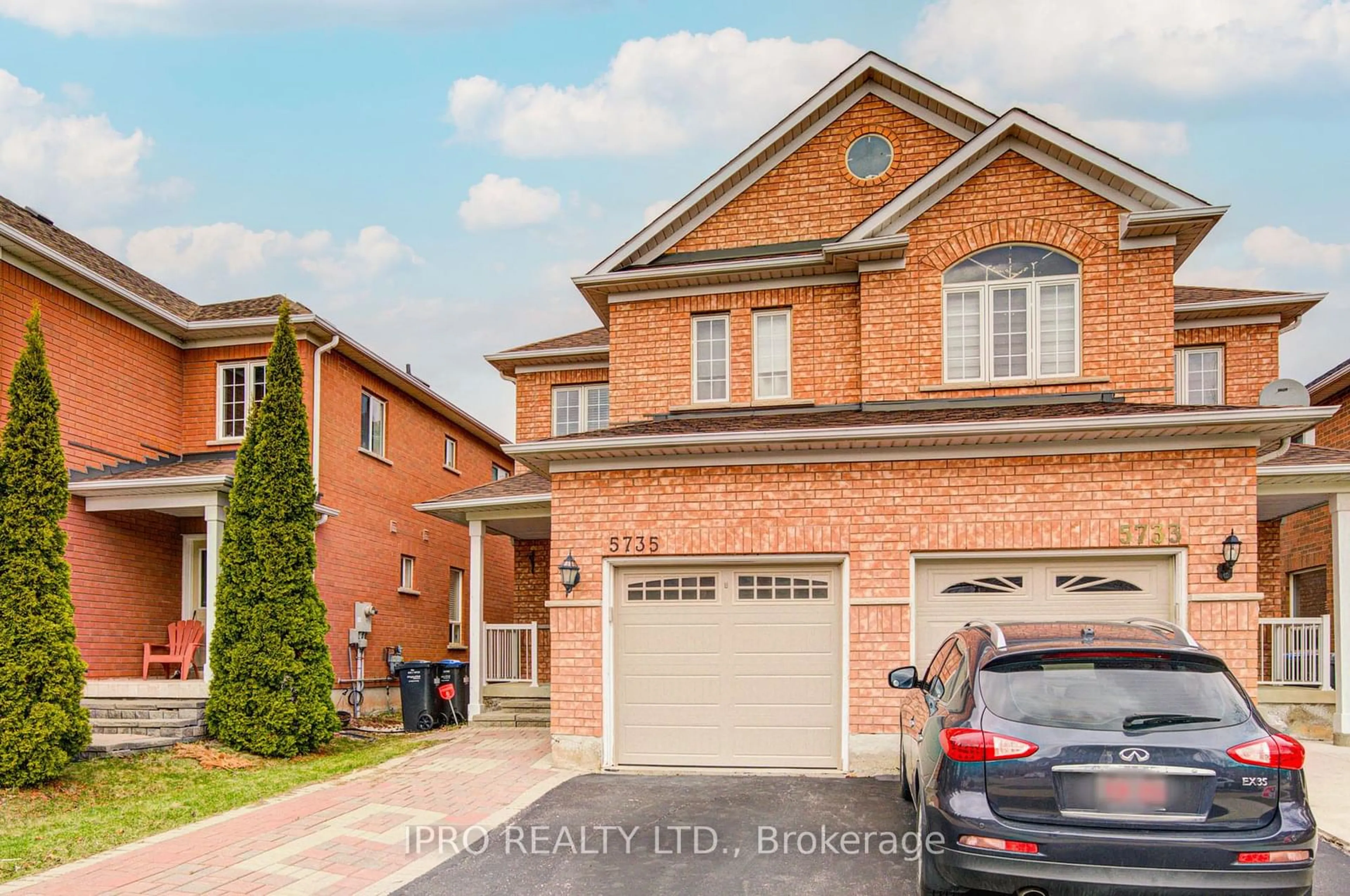 Home with brick exterior material, street for 5735 Keldrew Ave, Mississauga Ontario L5M 7B9