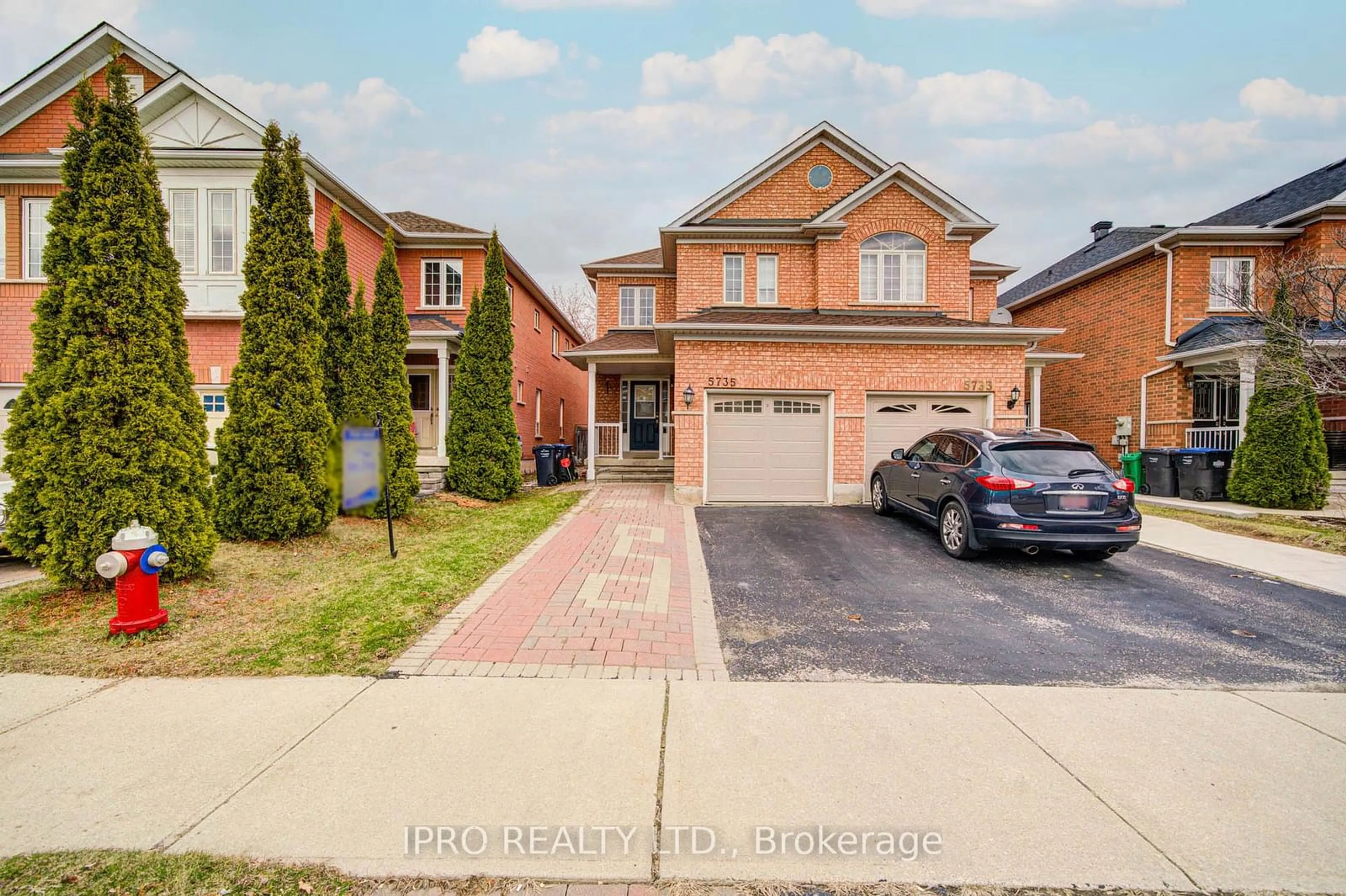 Home with brick exterior material, street for 5735 Keldrew Ave, Mississauga Ontario L5M 7B9