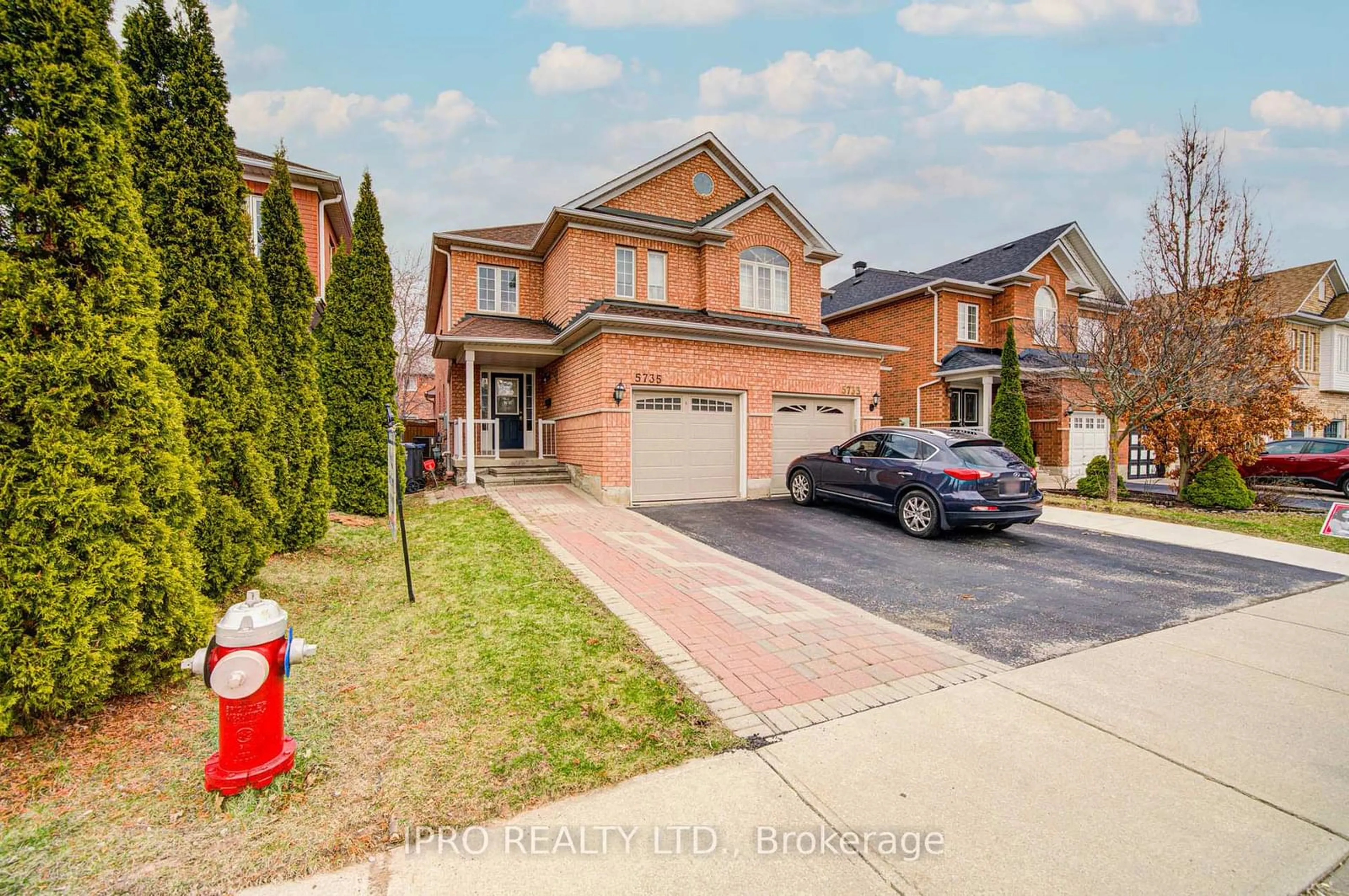 Home with brick exterior material, street for 5735 Keldrew Ave, Mississauga Ontario L5M 7B9