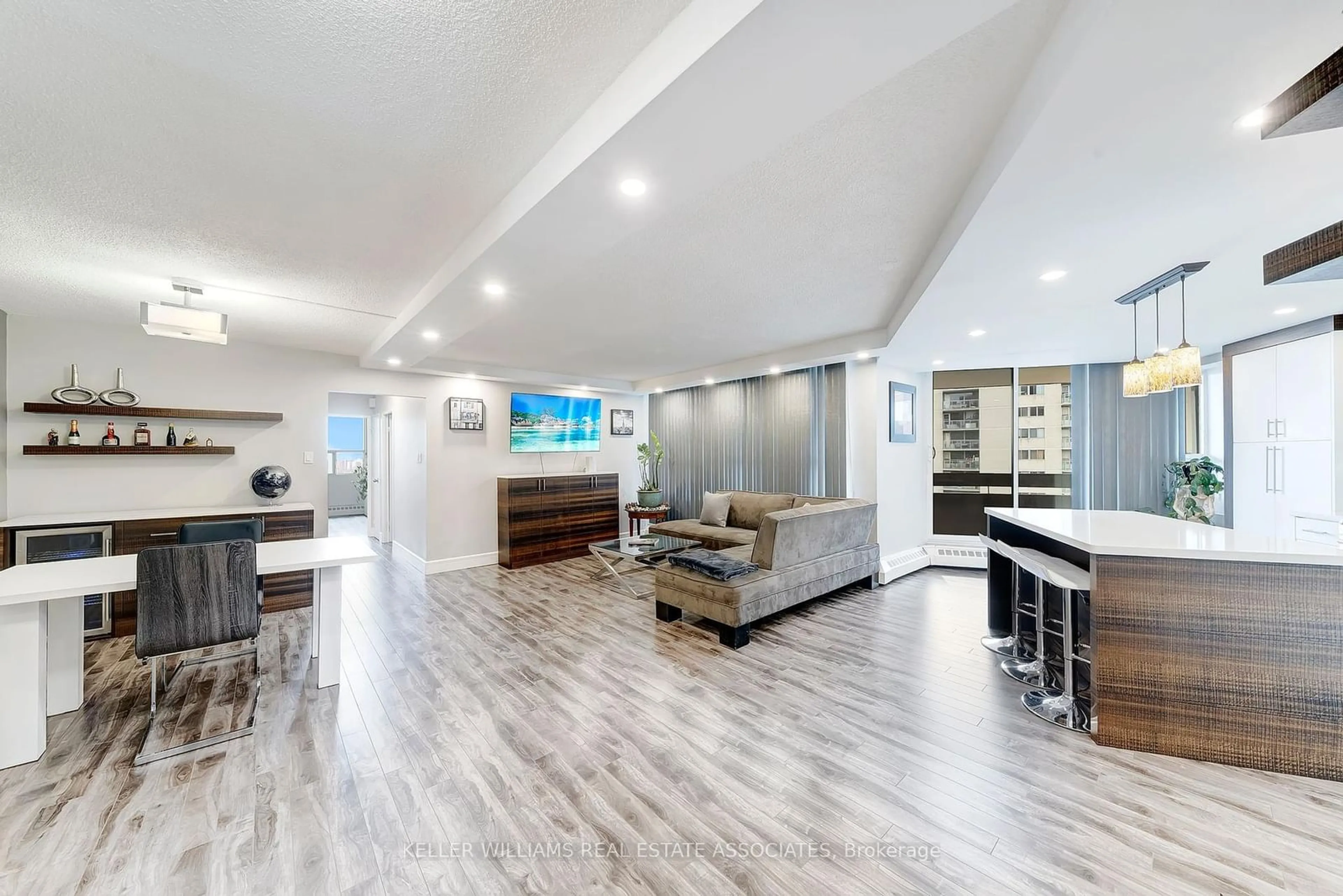 Unknown for 335 Mill Rd #1406, Toronto Ontario M9C 1Y6