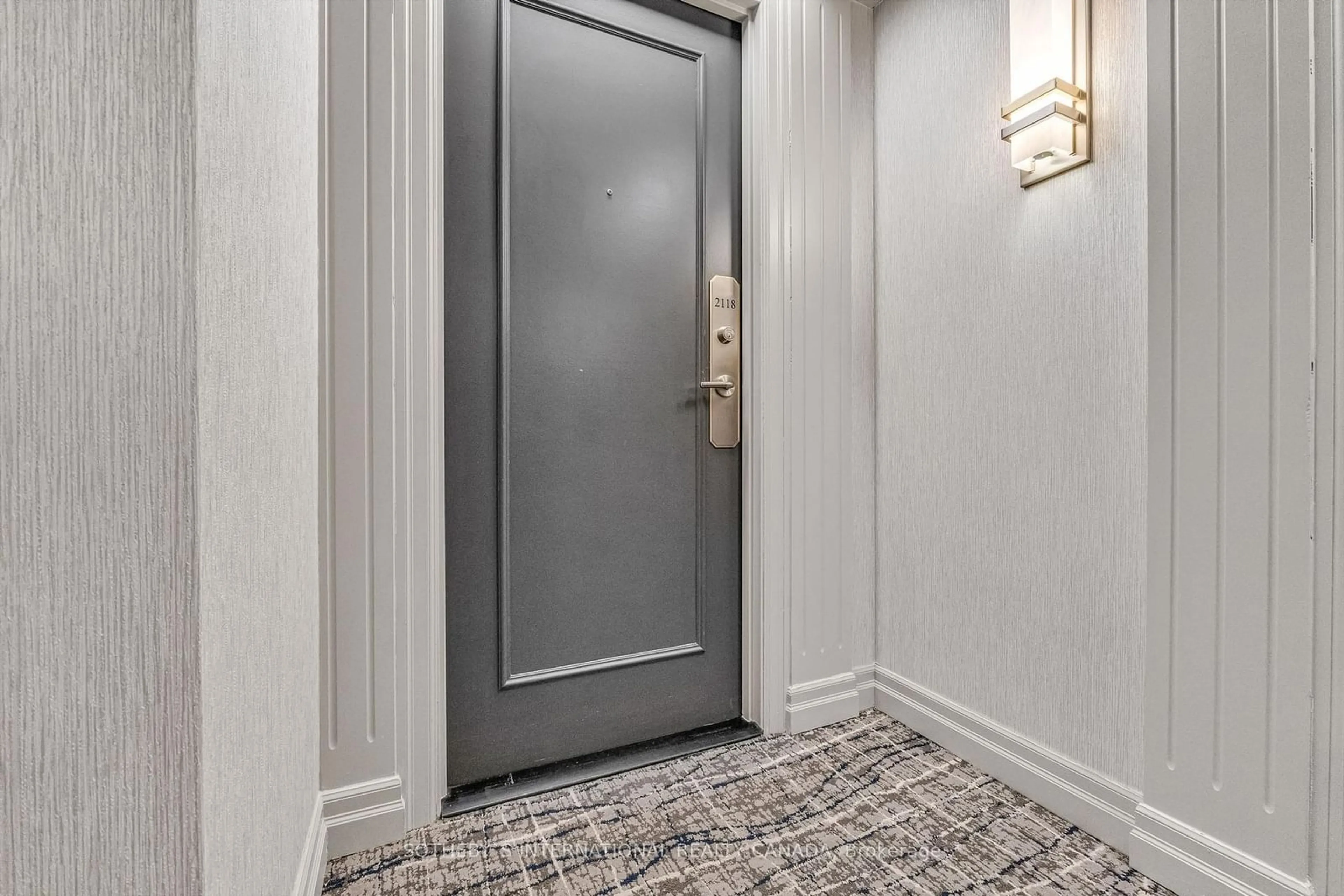 Indoor entryway for 5233 Dundas St #2118, Toronto Ontario M9B 6M1