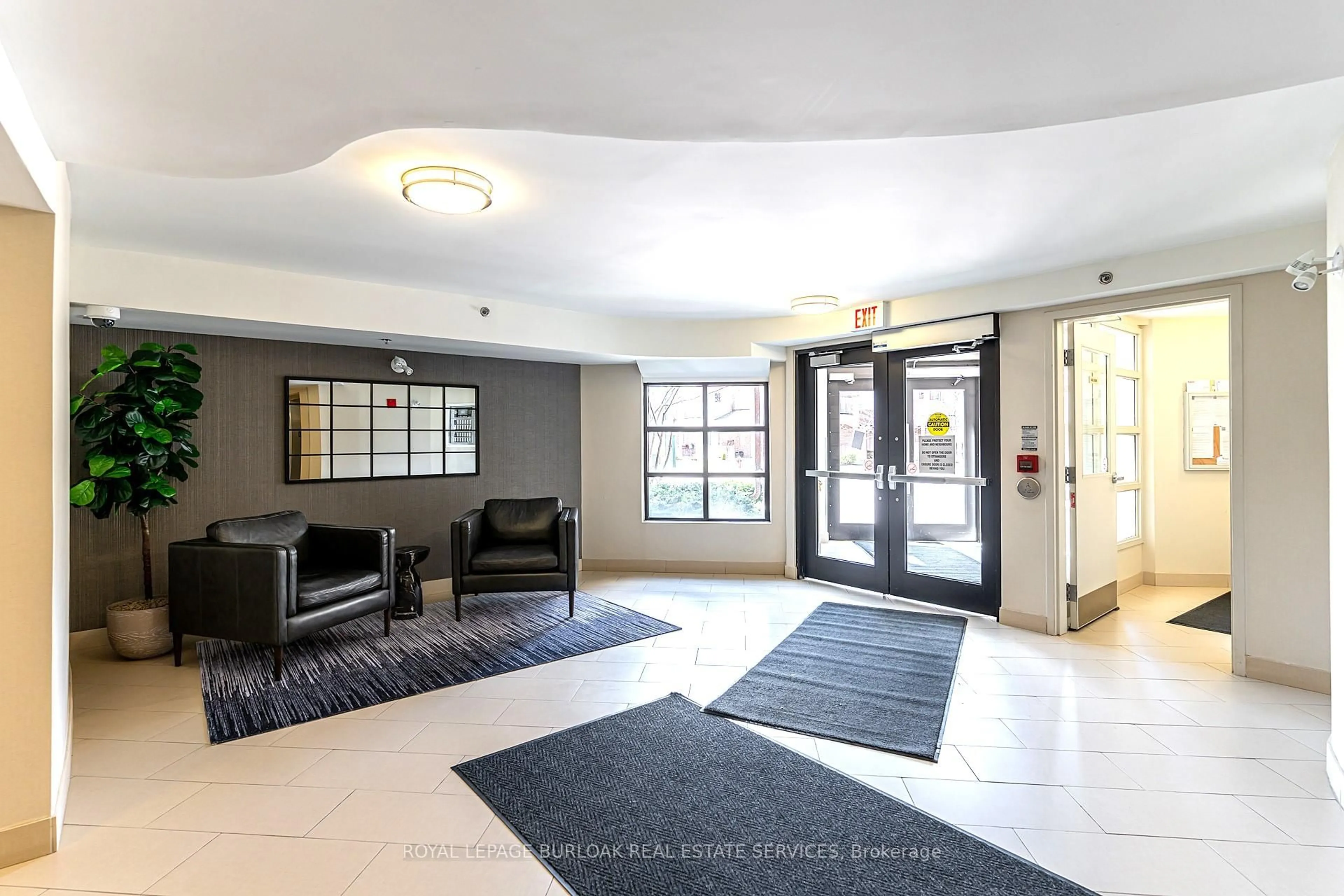 Indoor foyer for 3060 Rotary Way #311, Burlington Ontario L7M 0G9