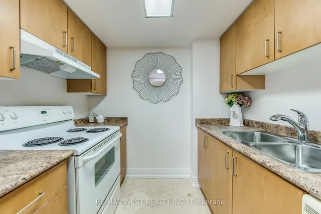 Additional property image - 2088 Lawrence Ave Unit 710