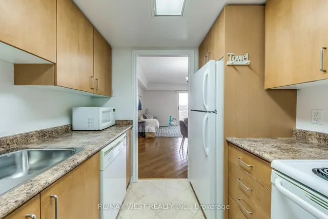 Additional property image - 2088 Lawrence Ave Unit 710
