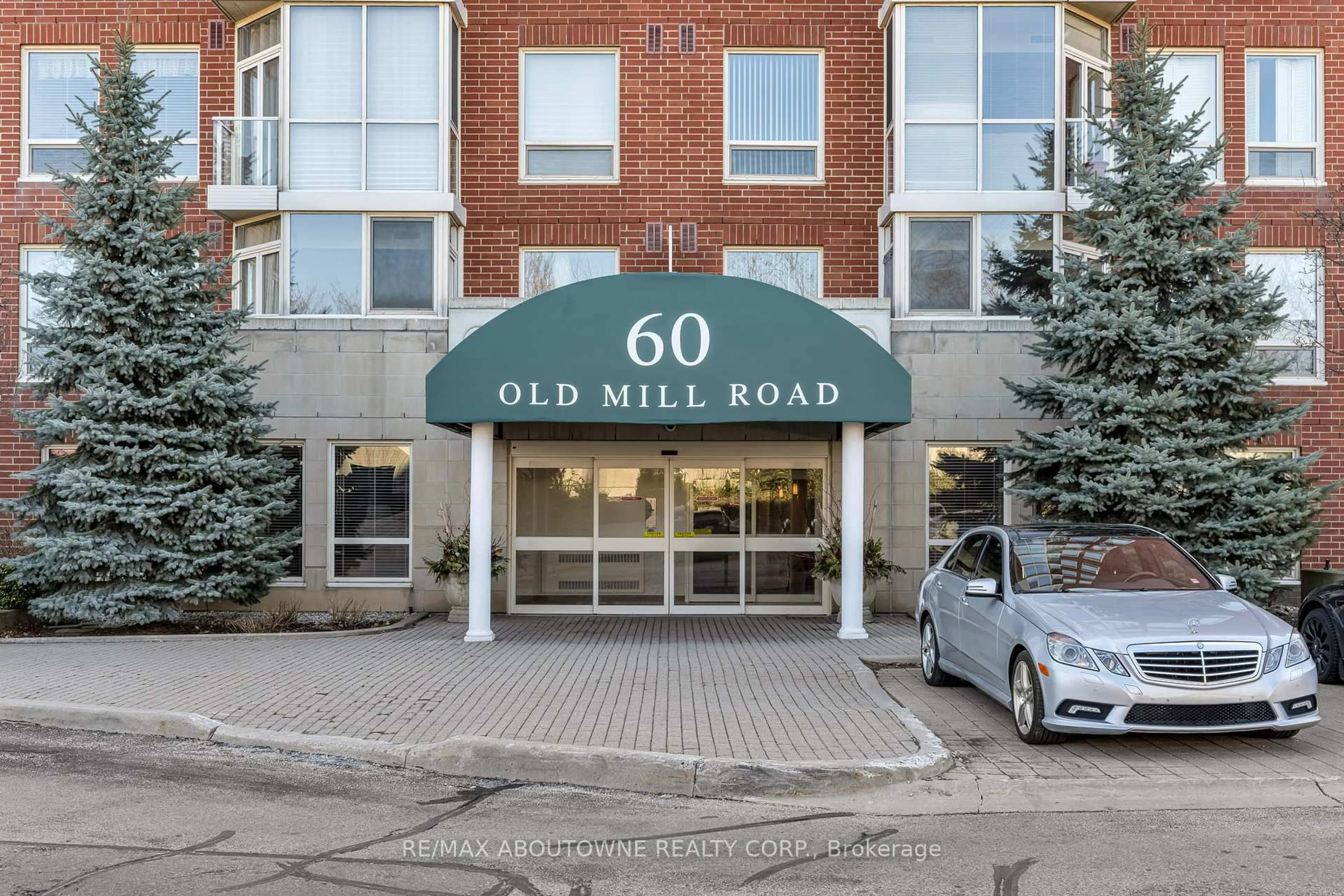 Lobby for 60 Old Mill Rd #102, Oakville Ontario L6J 7V9