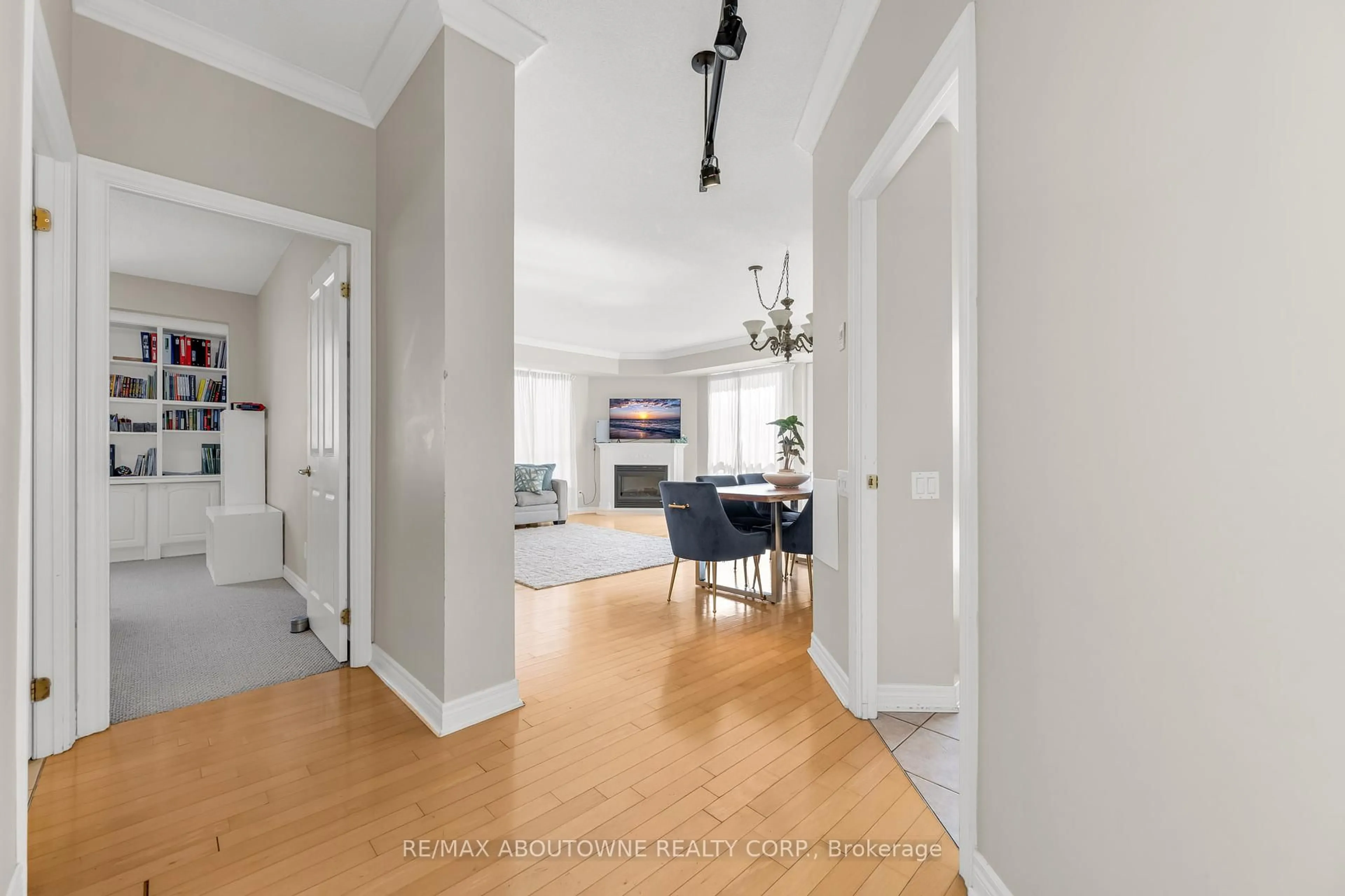 Unknown for 60 Old Mill Rd #102, Oakville Ontario L6J 7V9