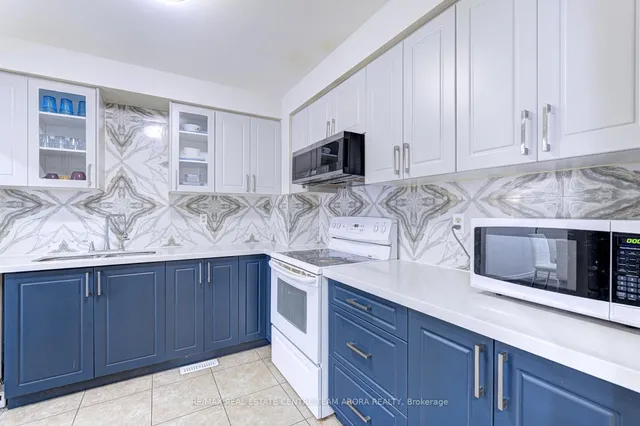 Additional image 17 of 10 Menoke Crt