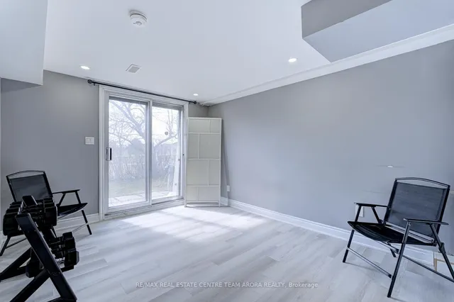 Additional image 9 of 10 Menoke Crt