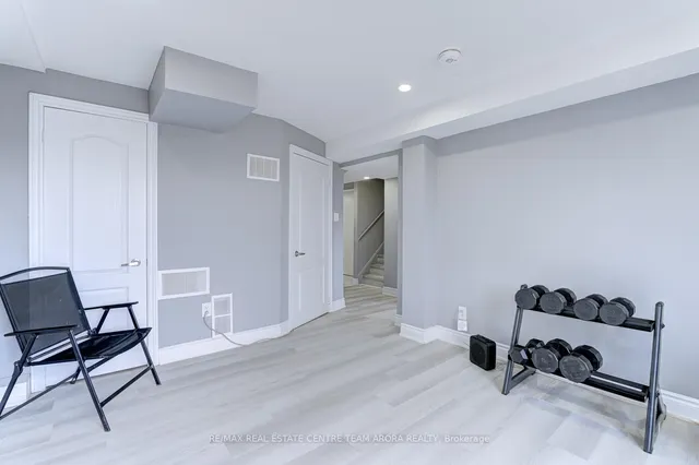 Additional image 8 of 10 Menoke Crt