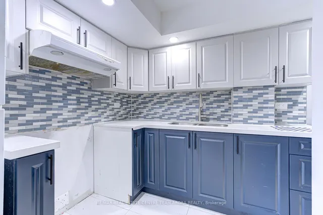 Additional image 6 of 10 Menoke Crt