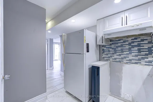 Additional image 4 of 10 Menoke Crt