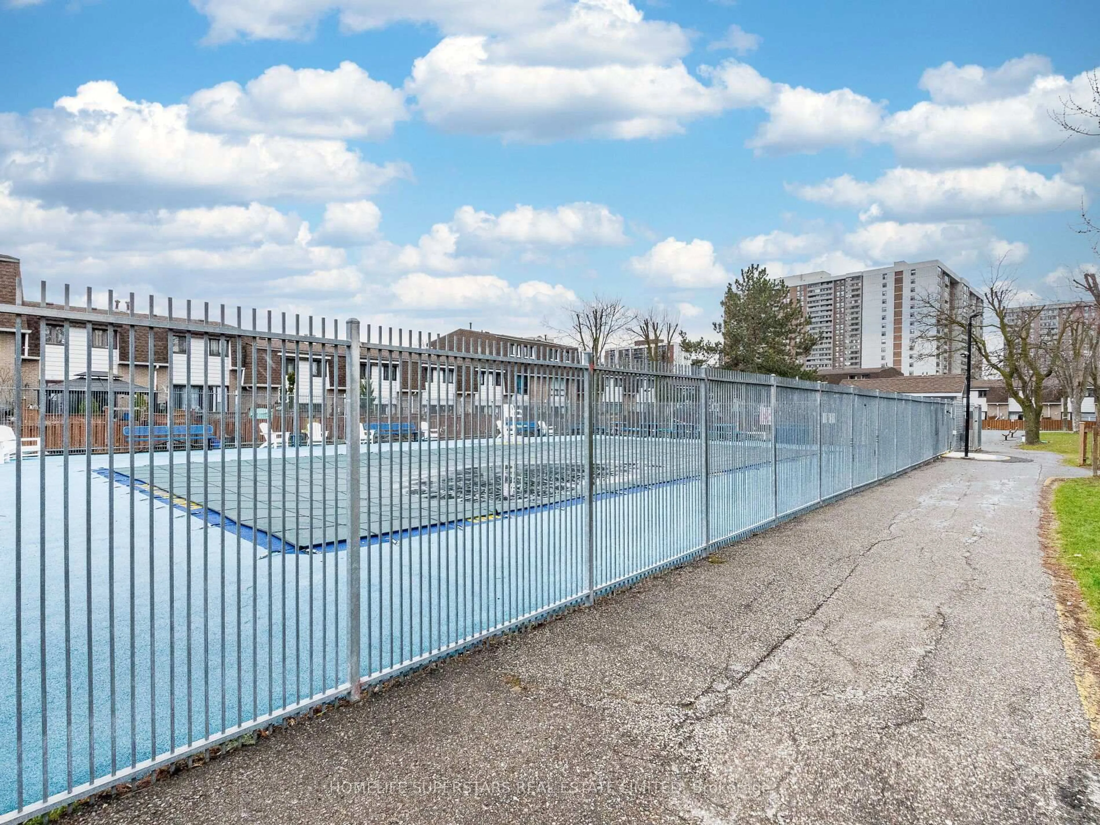 Pool for 475 Bramalea Rd #157, Brampton Ontario L6T 2X3