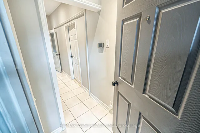 Additional property image - 712 Gladstone Ave