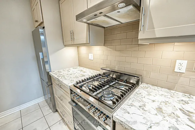 Additional property image - 712 Gladstone Ave
