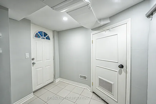 Additional property image - 712 Gladstone Ave