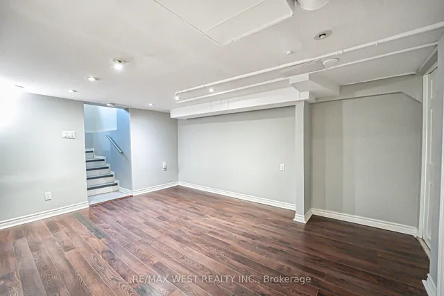 Additional property image - 712 Gladstone Ave