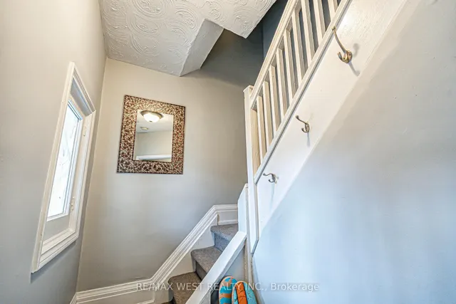 Additional property image - 712 Gladstone Ave