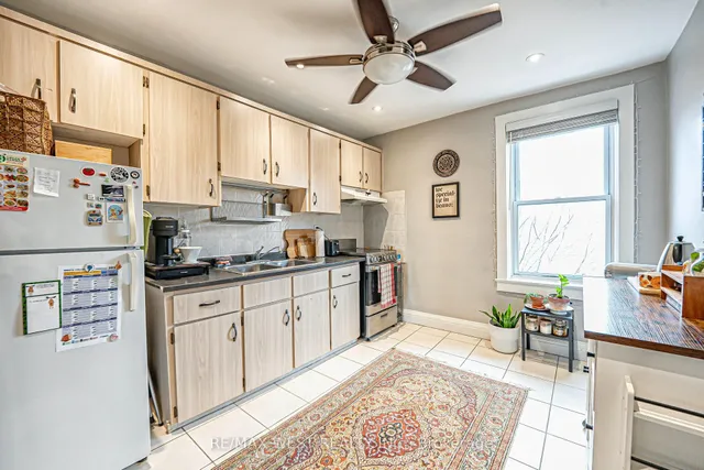 Additional property image - 712 Gladstone Ave