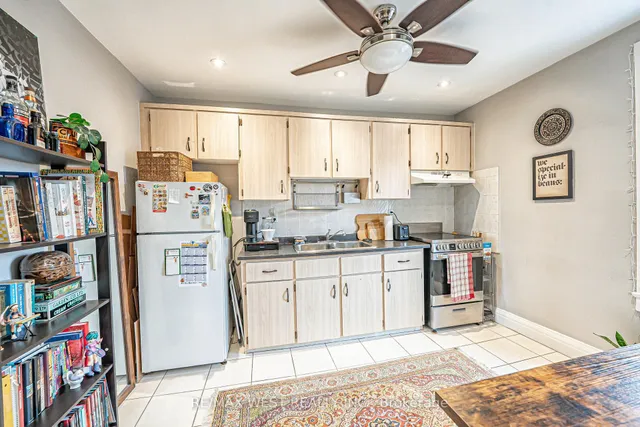 Additional property image - 712 Gladstone Ave