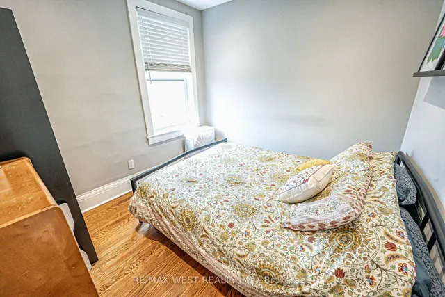 Additional property image - 712 Gladstone Ave