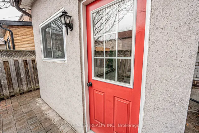 Additional property image - 712 Gladstone Ave