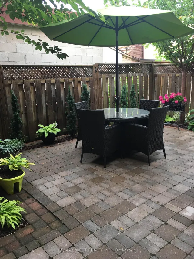 Additional property image - 712 Gladstone Ave