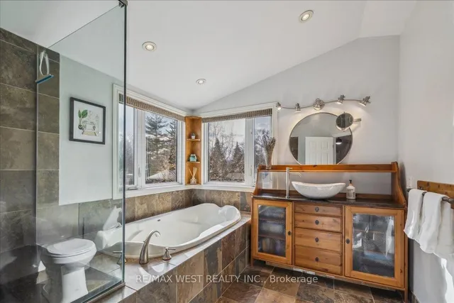 Additional property image - 1032 King Rd