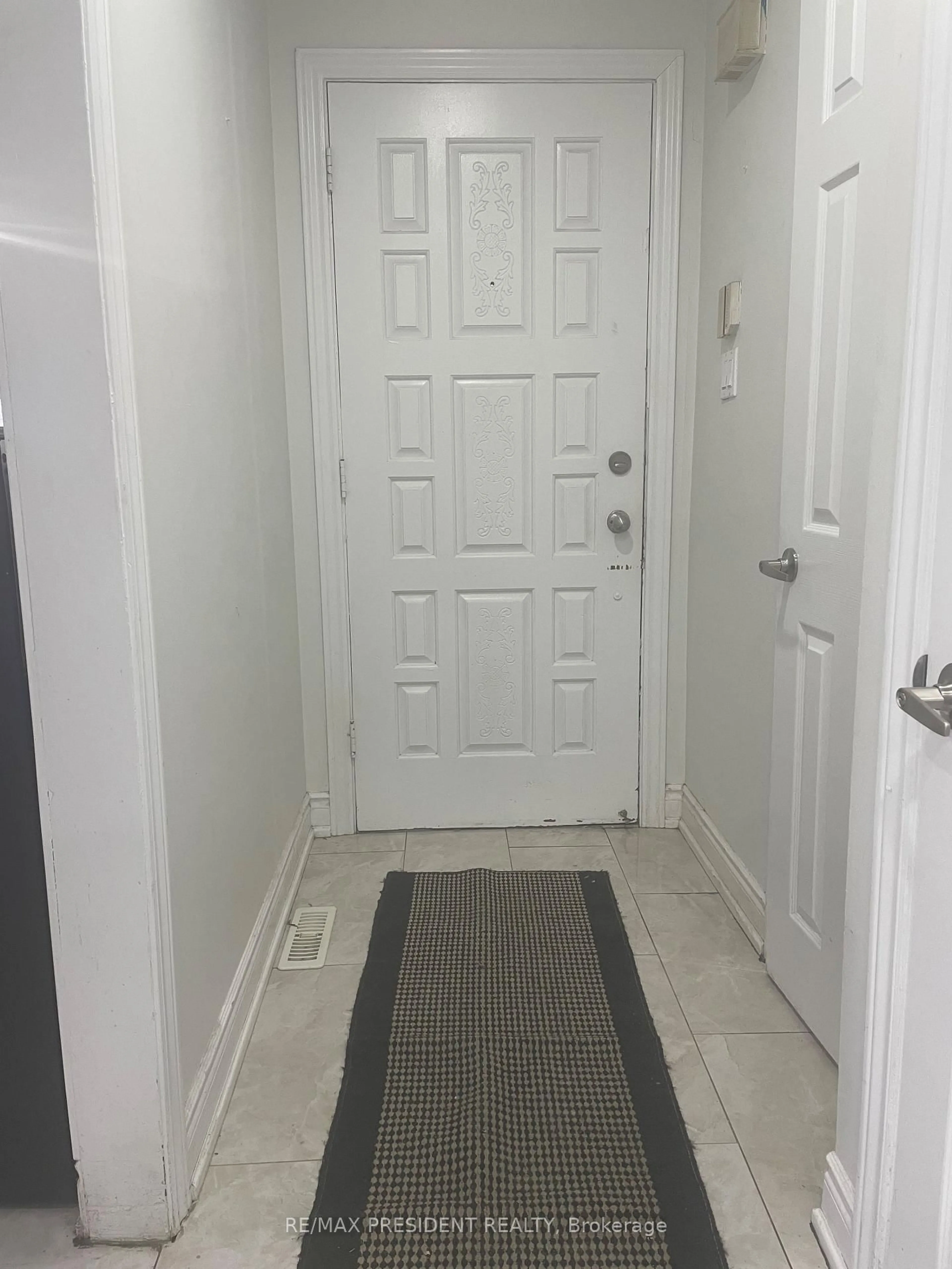Indoor entryway for 16 Litchfield Crt #115, Toronto Ontario M9V 2A8