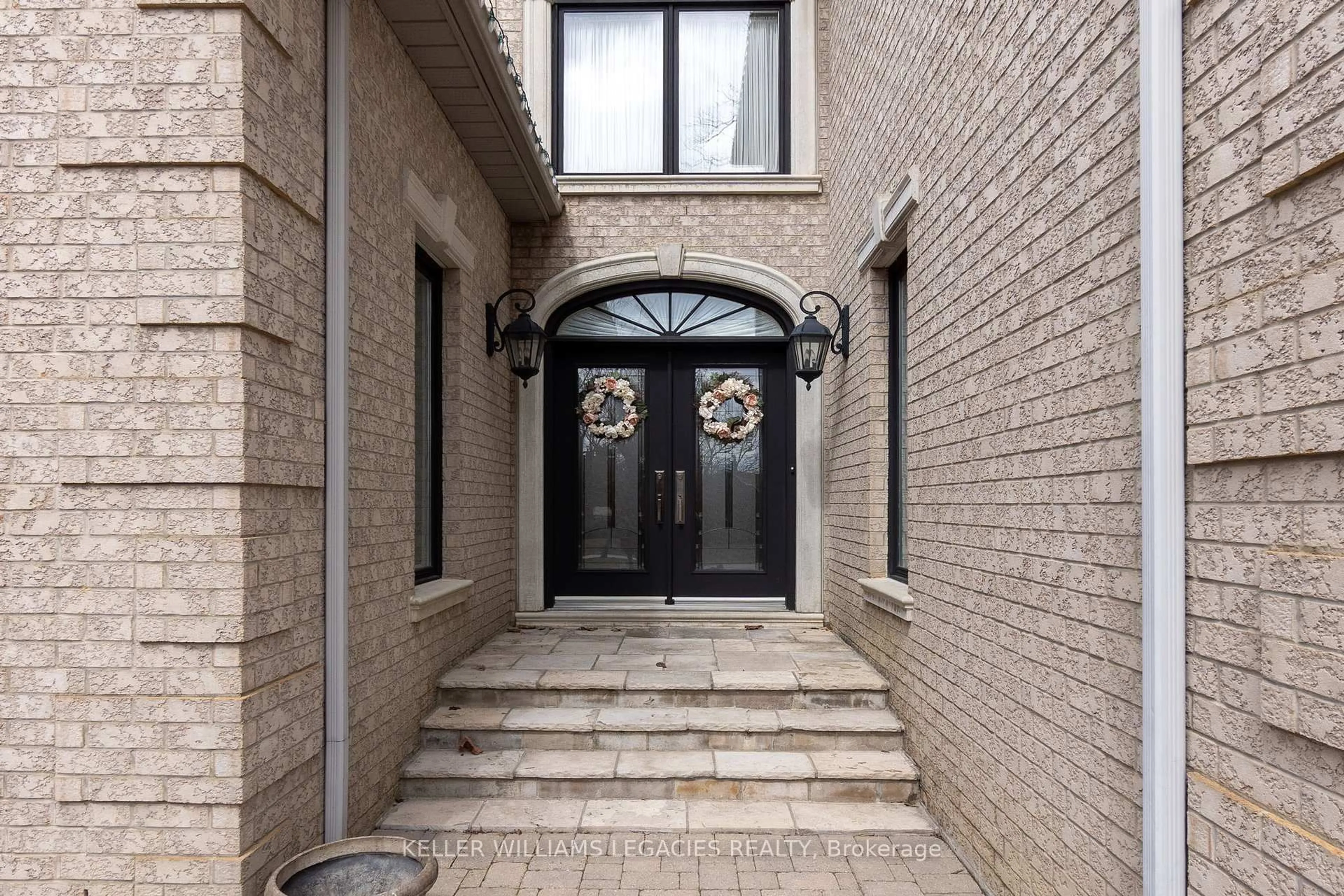 Unknown for 360 Conservation Dr, Brampton Ontario L6Z 0B9